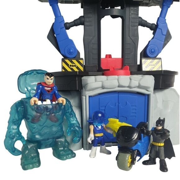 Imaginext DC Super Friends Batman Batcave Playset With Figures & Accessories - Picture 8 of 8